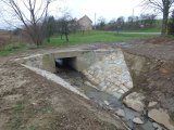 Nov upraven mostek na dolnm konci u pomnku padlch