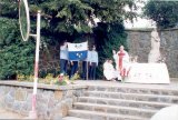 slavnostn hodkov me svat se svcenm novho praporu a znaku obce v roce 1998